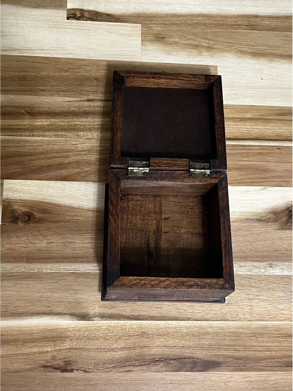 Wooden trinket box